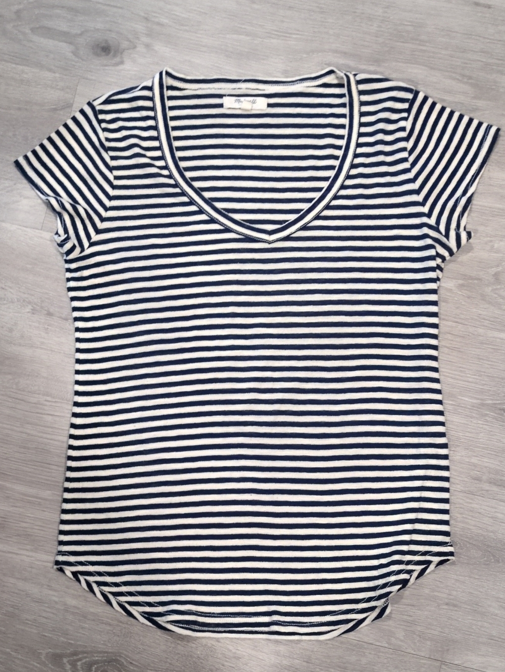 Madewell Navy and White Striped V-Neck Tee Large
